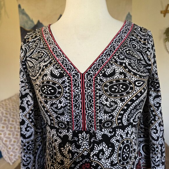 White House Black Market Paisley Tunic Top XS NWT V-Neck Long Sleeve - Picture 15 of 16